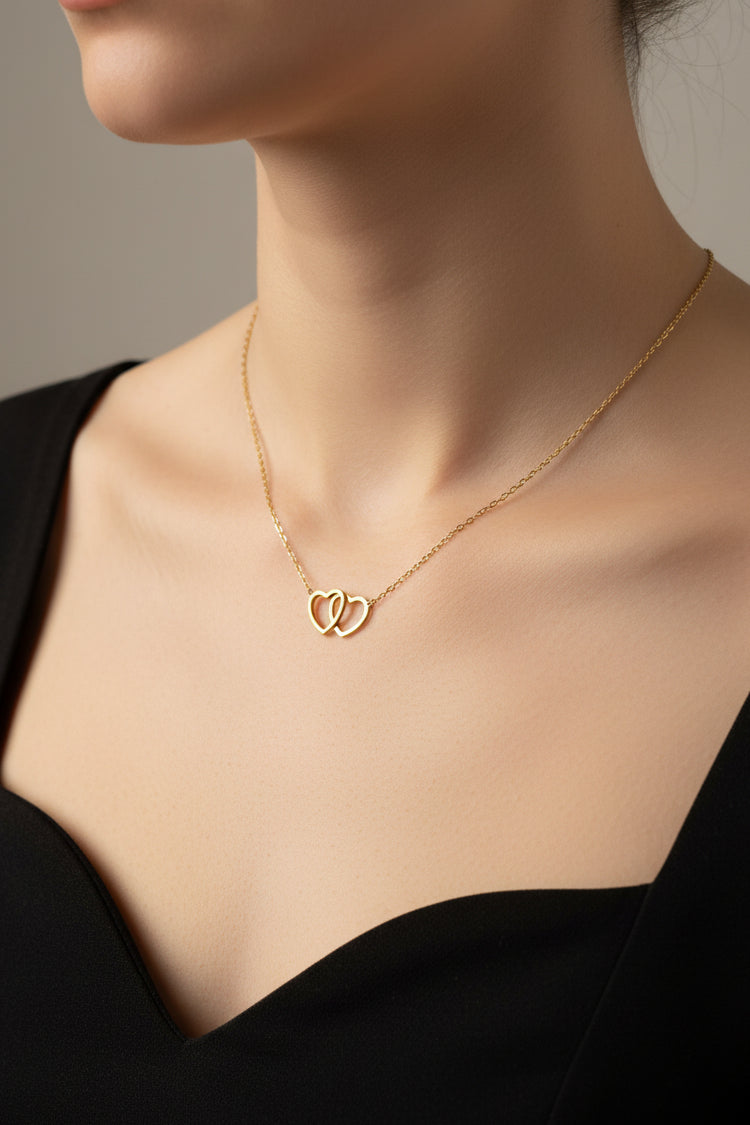 Interlocked heart chain
