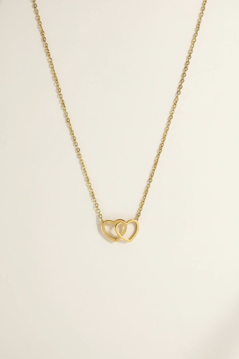 Interlocked heart chain