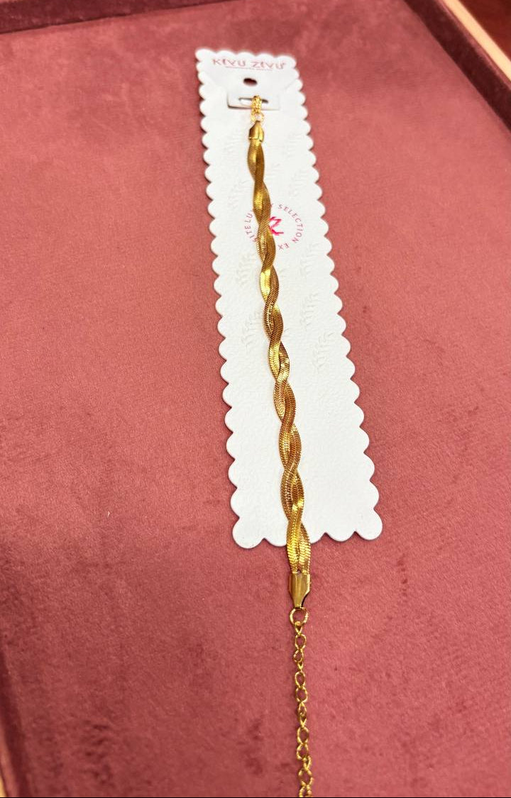 Twisted snake chain bracelet