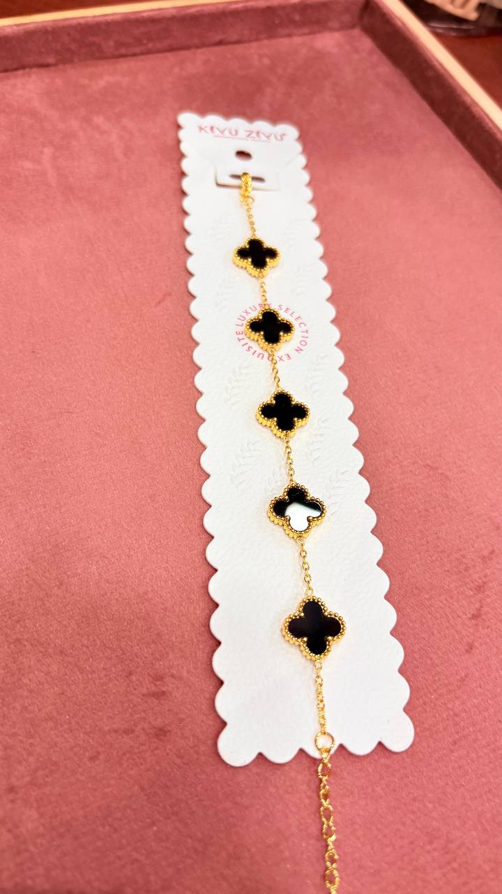 Black clover chain bracelet