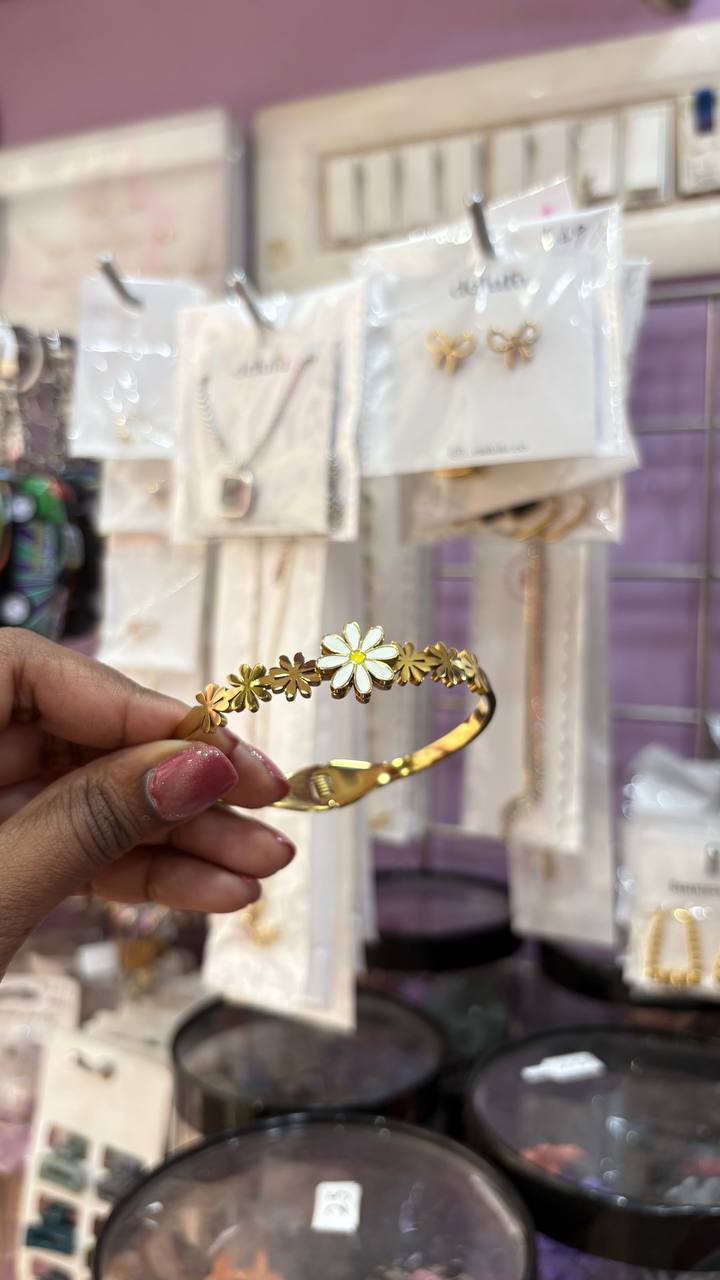 White Flower Kada Bracelet
