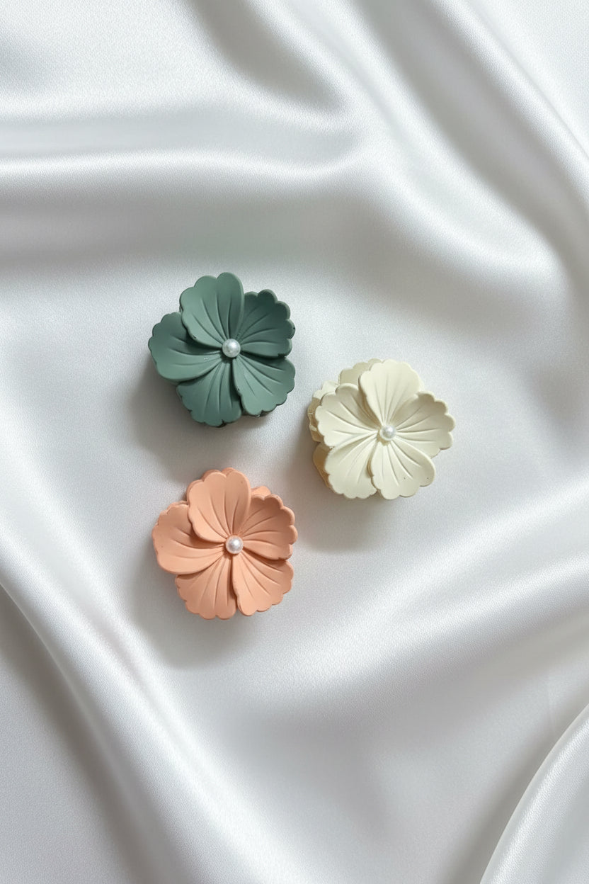 Pearl Matte Hibiscus Small Claw