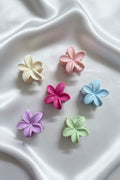 Glossy Pinteresty Small Flower Claw