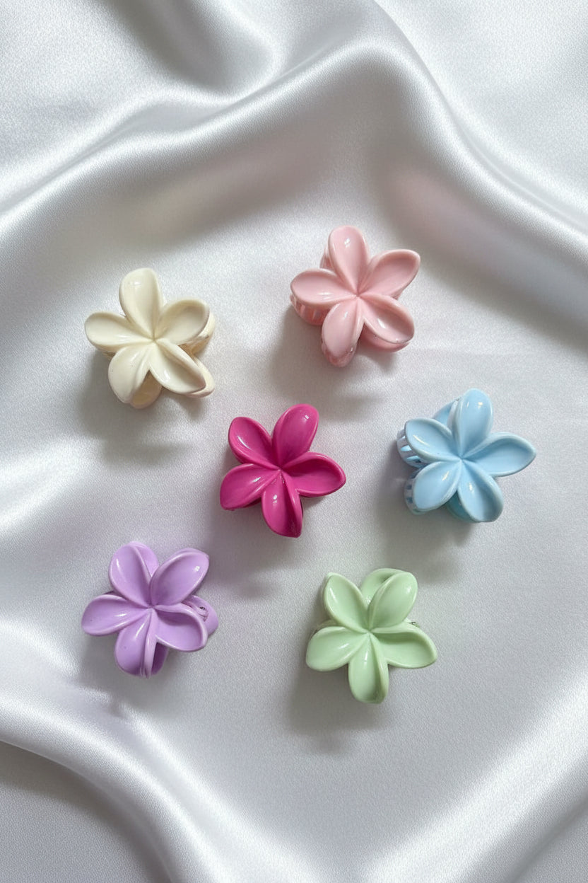 Glossy Pinteresty Small Flower Claw