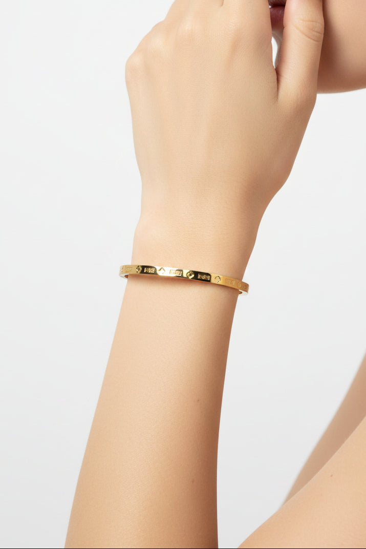 Sleek Clover Kada Bracelet