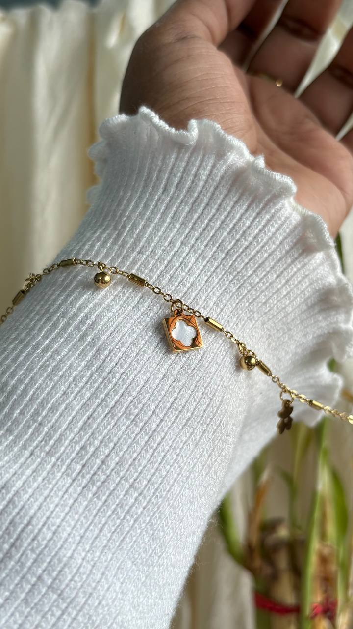 White Clover Charms Chain Bracelet