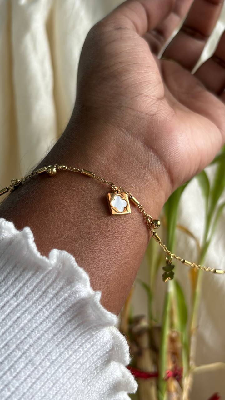 White Clover Charms Chain Bracelet