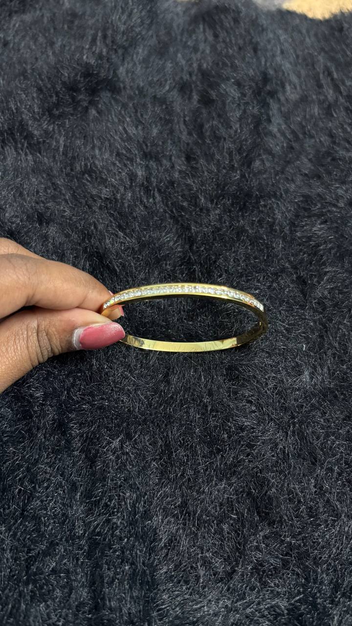 Sleek Stone Kada Bracelet Standard Size
