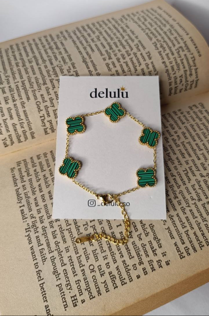 Green clover chain bracelet