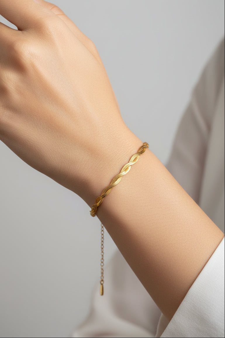 Twisted snake chain bracelet
